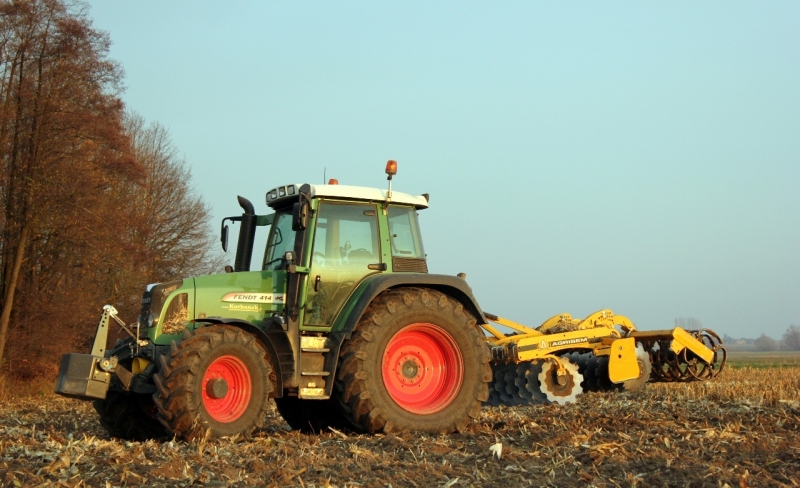 Fendt 414 Vario + Agrisem Disc-O-Mulch Gold