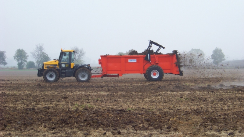 JCB Fastrac 2140 4WS + Brochard