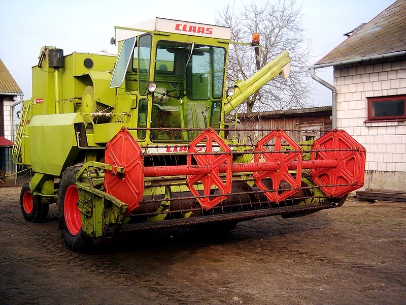 Claas Dominator 85