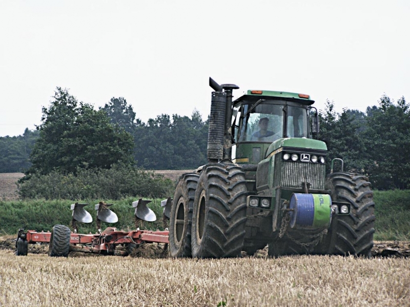 John Deere 8650 + Kuhn Challenger 7