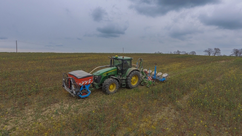 John Deere 7930 + duro france , monosem