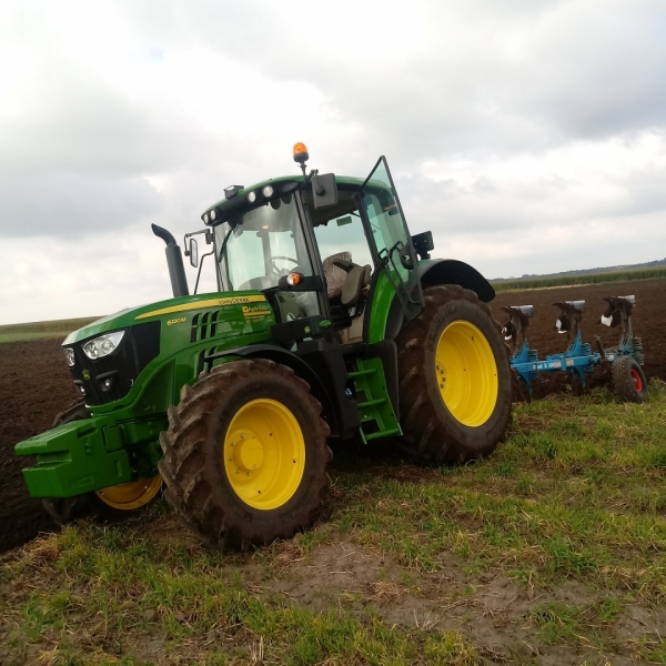 John Deere 6120M