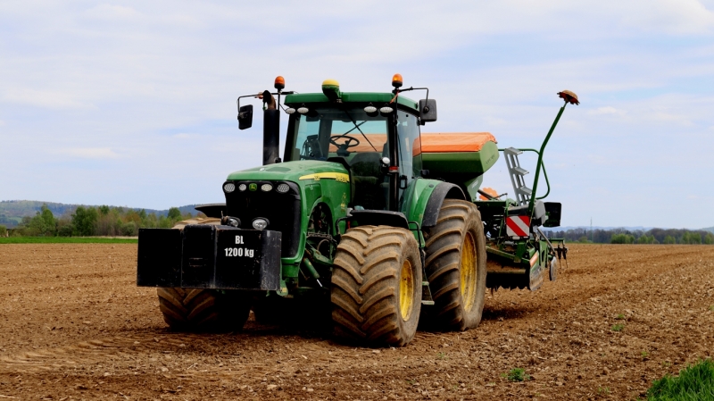 John Deere 8320 & Amazone Centaya 4000 Super.