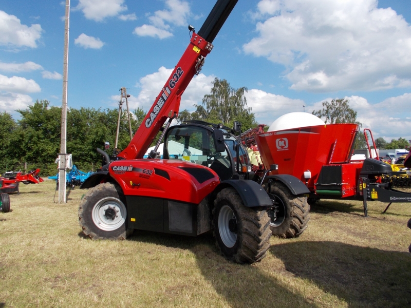 Case Farmlift 632