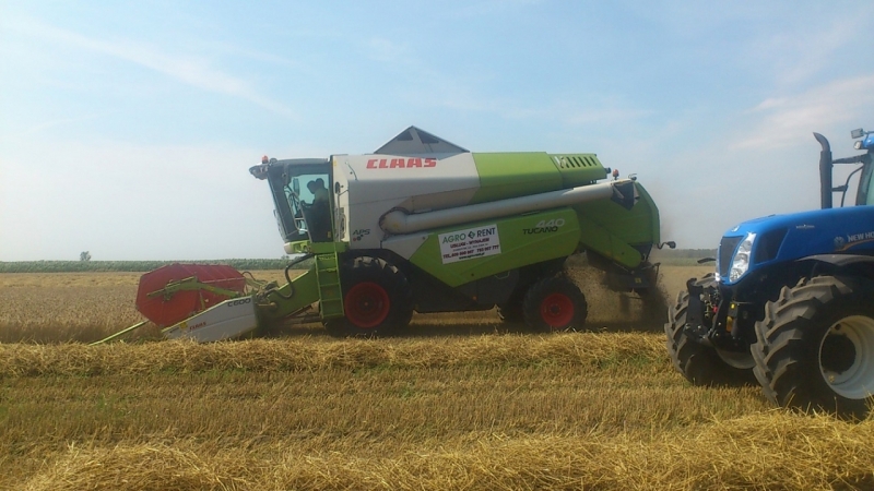 Claas Tucano 440