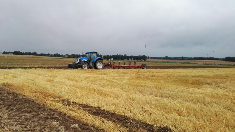 New Holland T6080 i MF