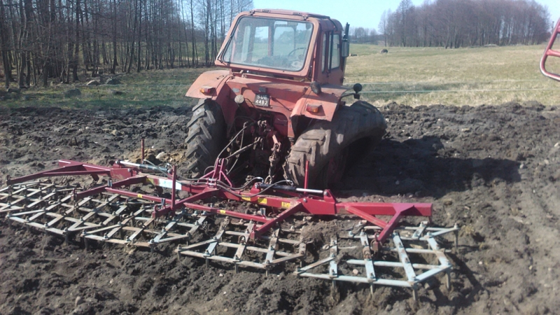 MTZ 82 + Brona