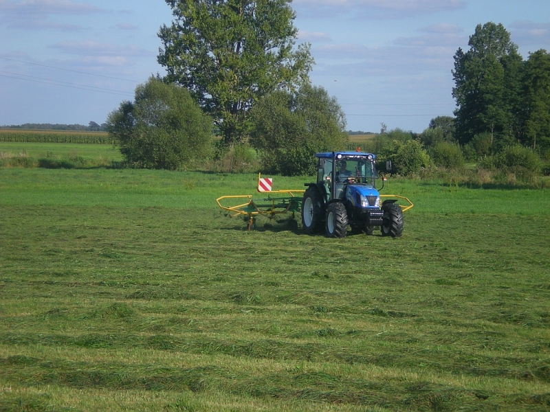 New Holland T4020 Deluxe + Samasz P-530