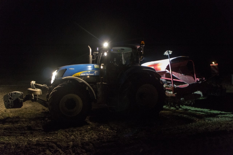 New Holland T7030AC + Horsch Express 3TD