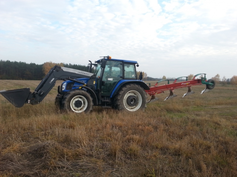 New Holland T5040 & KV AB100