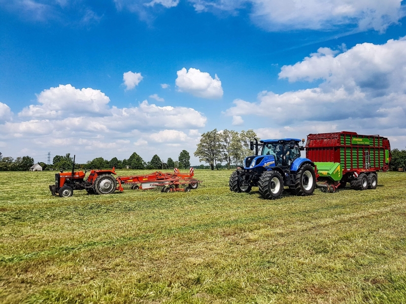 New Holland T7.175 & Strautmann Super Vitesse 3502 DO