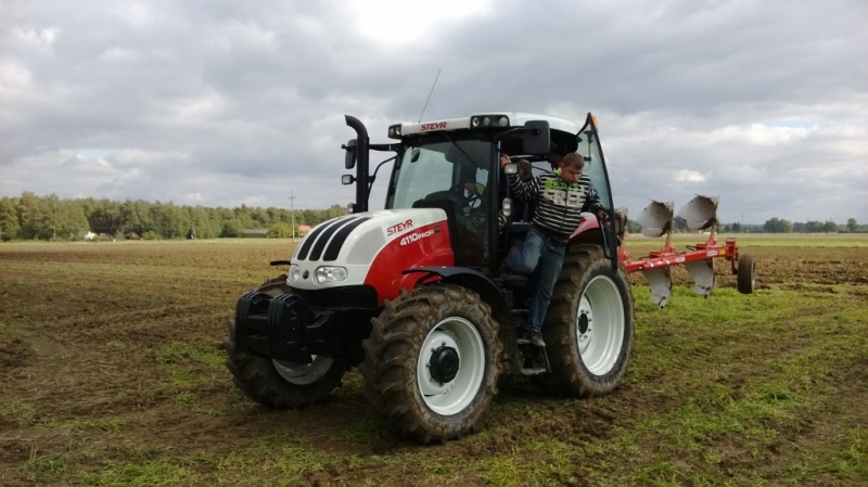 Steyr 4110 i Maschio