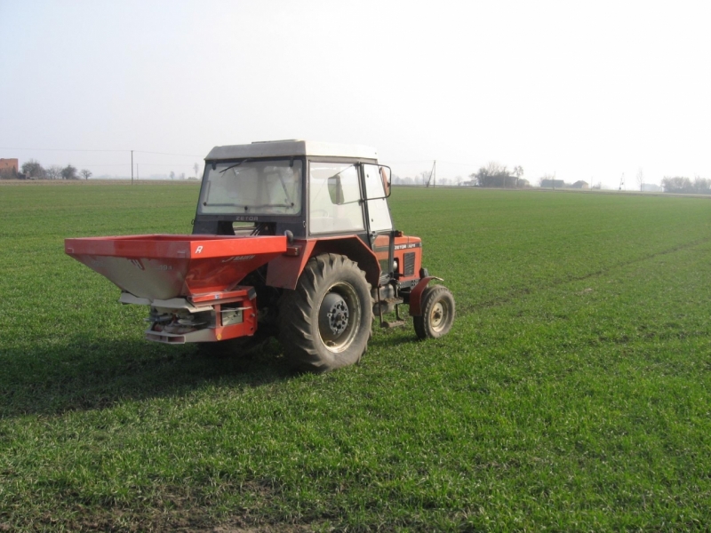 Zetor 7211 + Rauch MDS 19.1