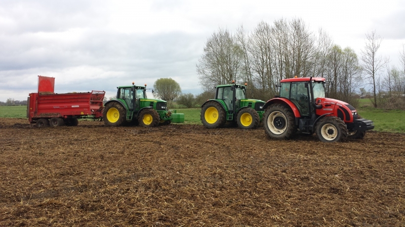 John Deere x2 i Zetor