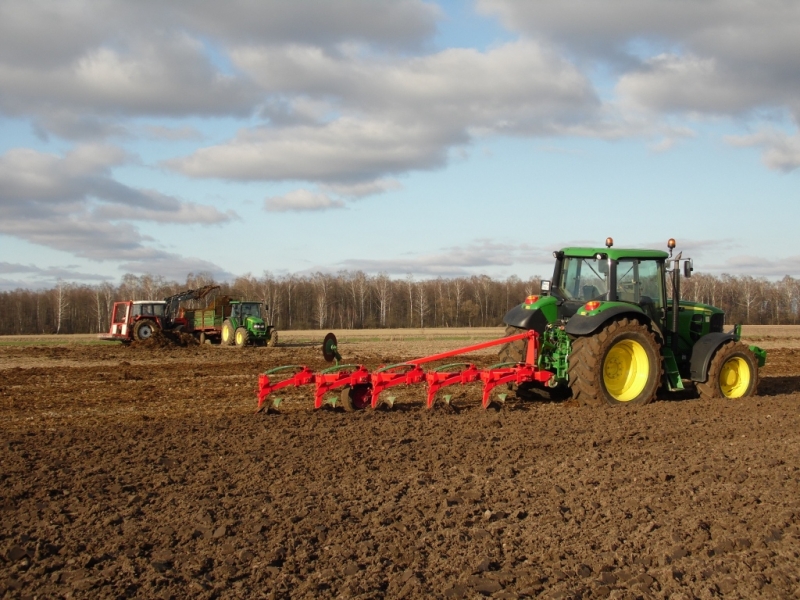 John Deere 6630 +Unia Tur R 40 4+1