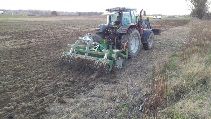 Massey Ferguson 8120 + Tolmet tytan 300