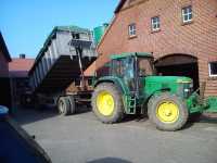 John Deere 6810