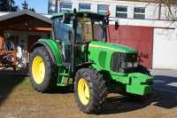 John Deere 6220