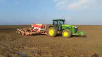 John Deere 8360R + Pottinger Terrasem C6