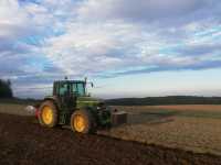 John Deere 6910 + Kuhn