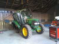 John Deere 6220