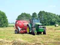 John Deere 6930 & Lely Welgler RP 445