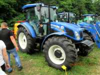 New Holland TD5.105