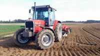 MF 3065 i Agro-Masz BT30