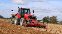 Massey Ferguson 7715 S Dyna 6 & Amazone Cataya 3000 Special.