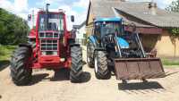 International 1255XL & New Holland TD80D