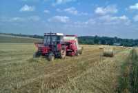 Zetor 7211 & Welger Rp200