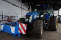 New Holland TG230