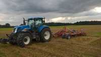 New Holland T7030 AC + Horsch Terrano 5FM