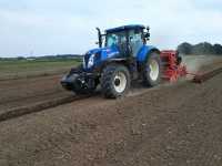 New Holland T7.210AC + Kuhn Combiliner Sitera 3003