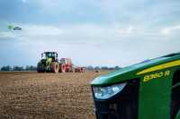 Claas Xerion 5000 + Horsch Focus 6TD & John Deere