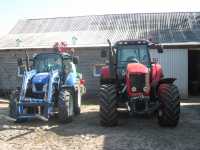 Massey Ferguson 6485 i New Holland T5 105