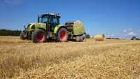 Claas Arion 610 + Claas Variant 360RC