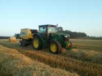 JD 6140R & New Holland BR7060