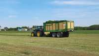 John Deere 6195M I Krone MX370GD