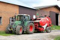 Fendt 414 Vario TMS + Lely Welger RP 445 XC 17