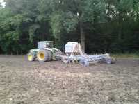 JD 8110 + Farmet BSK 600