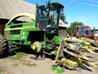 John Deere 6750