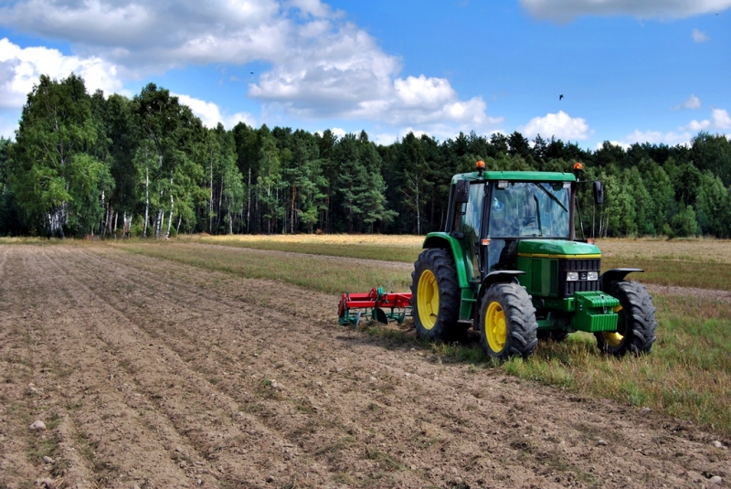 John Deere 6200 + AgroMasz AP 2,6