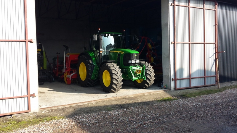 John Deere 6930