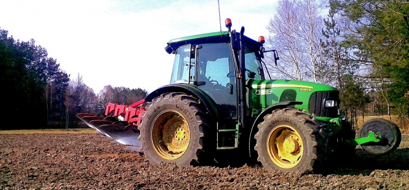 John Deere 5090M + Unia tur 4x40