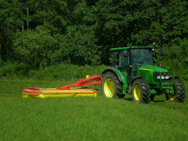 John Deere 5080R + Pottinger Novacat 305H