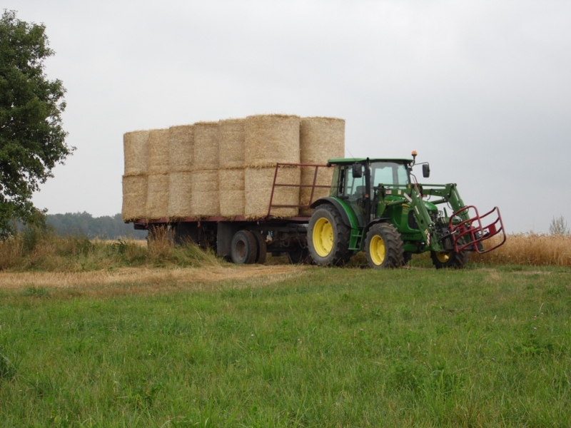 JD 5080R + laweta