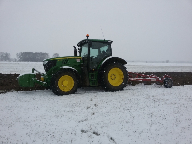 JD 6140R & unia tur