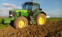 John Deere 6830