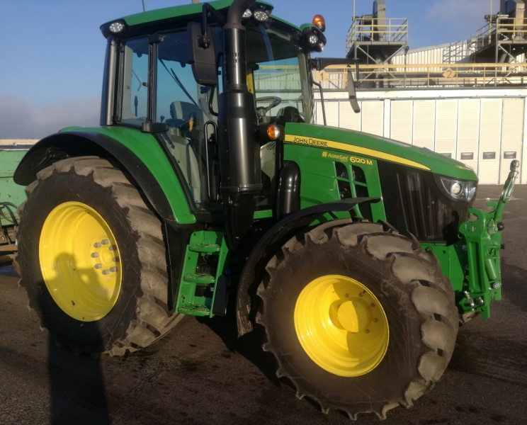 John Deere 6120m